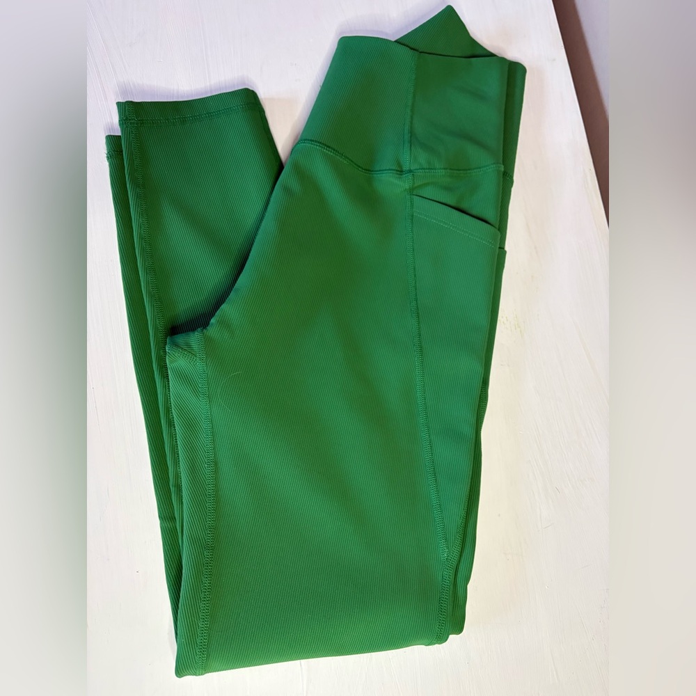 NWT Emerald Green WILO workout pants